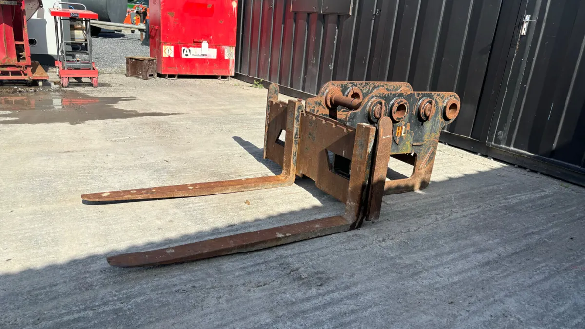 Pallet Forks  with 80mm  to suit 20 Ton Excavator - Image 1