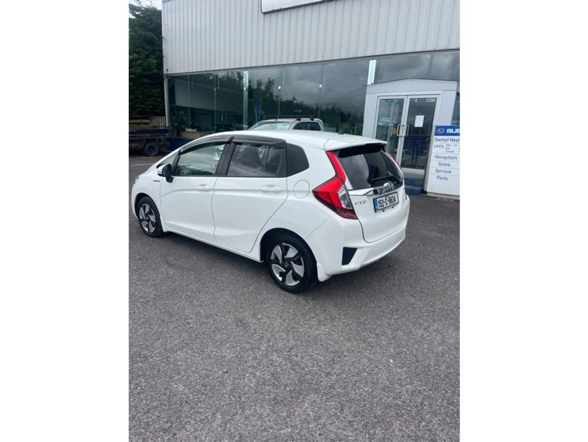 Honda Fit Daa-gp5 Hybrid 5DR Auto - Image 2