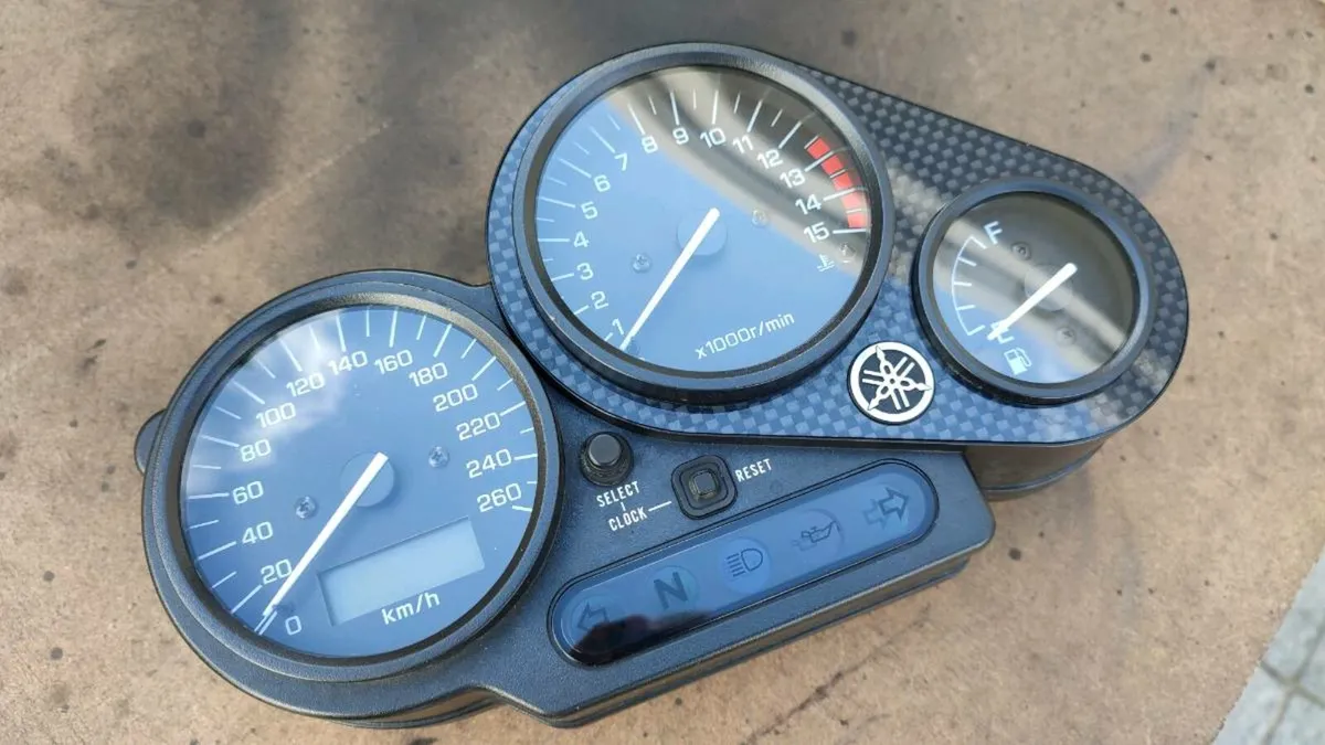 Yamaha FZS600 clocks - Image 2
