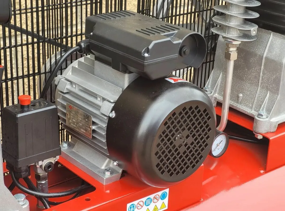 Howden 300 Litre Tandem Electric Air Compressor - Image 4