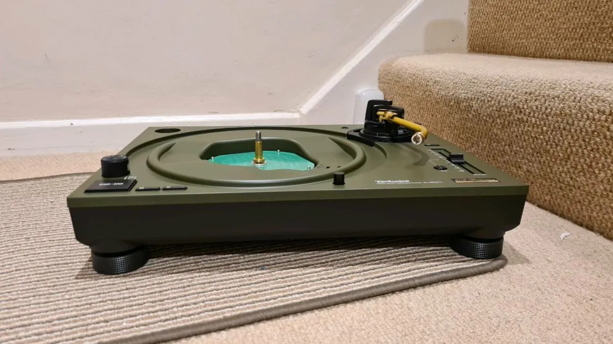 Technics Turntables - Image 2