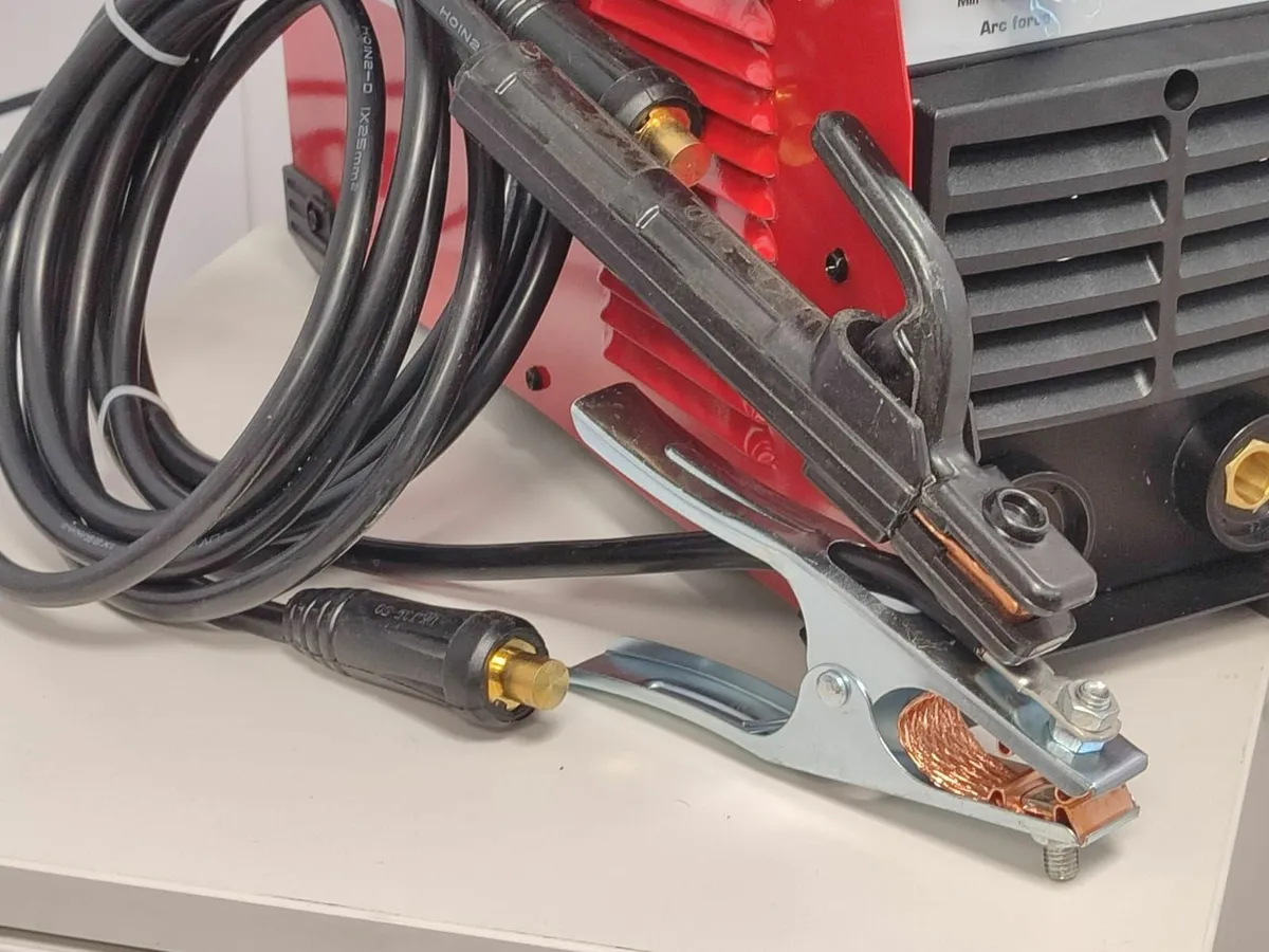 Arc Inverter Welder 200amp - Image 4