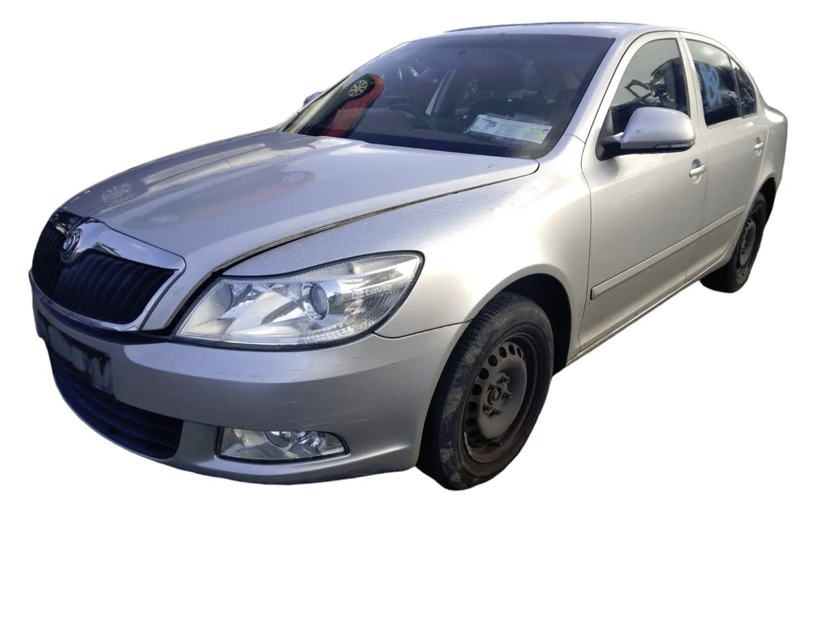 2012 SKODA OCTAVIA For Breaking/Dismantling - Image 1