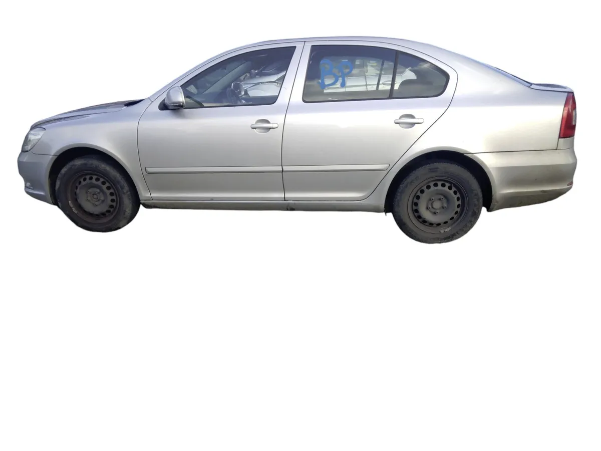 2012 SKODA OCTAVIA For Breaking/Dismantling - Image 2