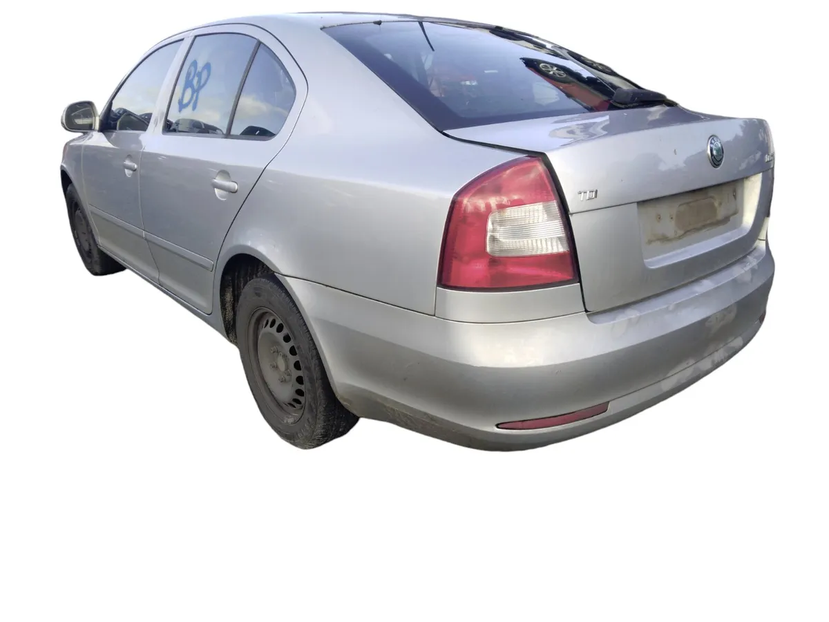 2012 SKODA OCTAVIA For Breaking/Dismantling - Image 3