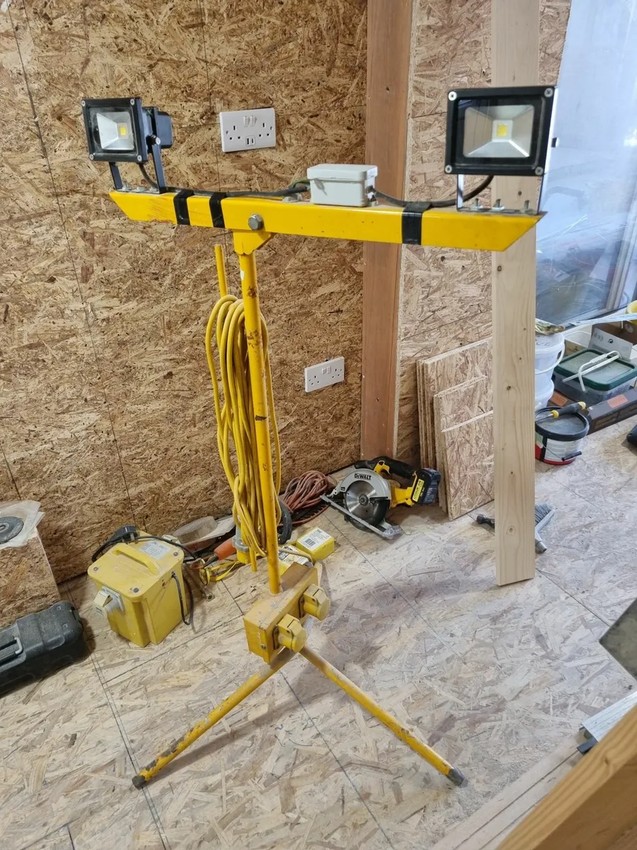110 volt LED site light - Image 1