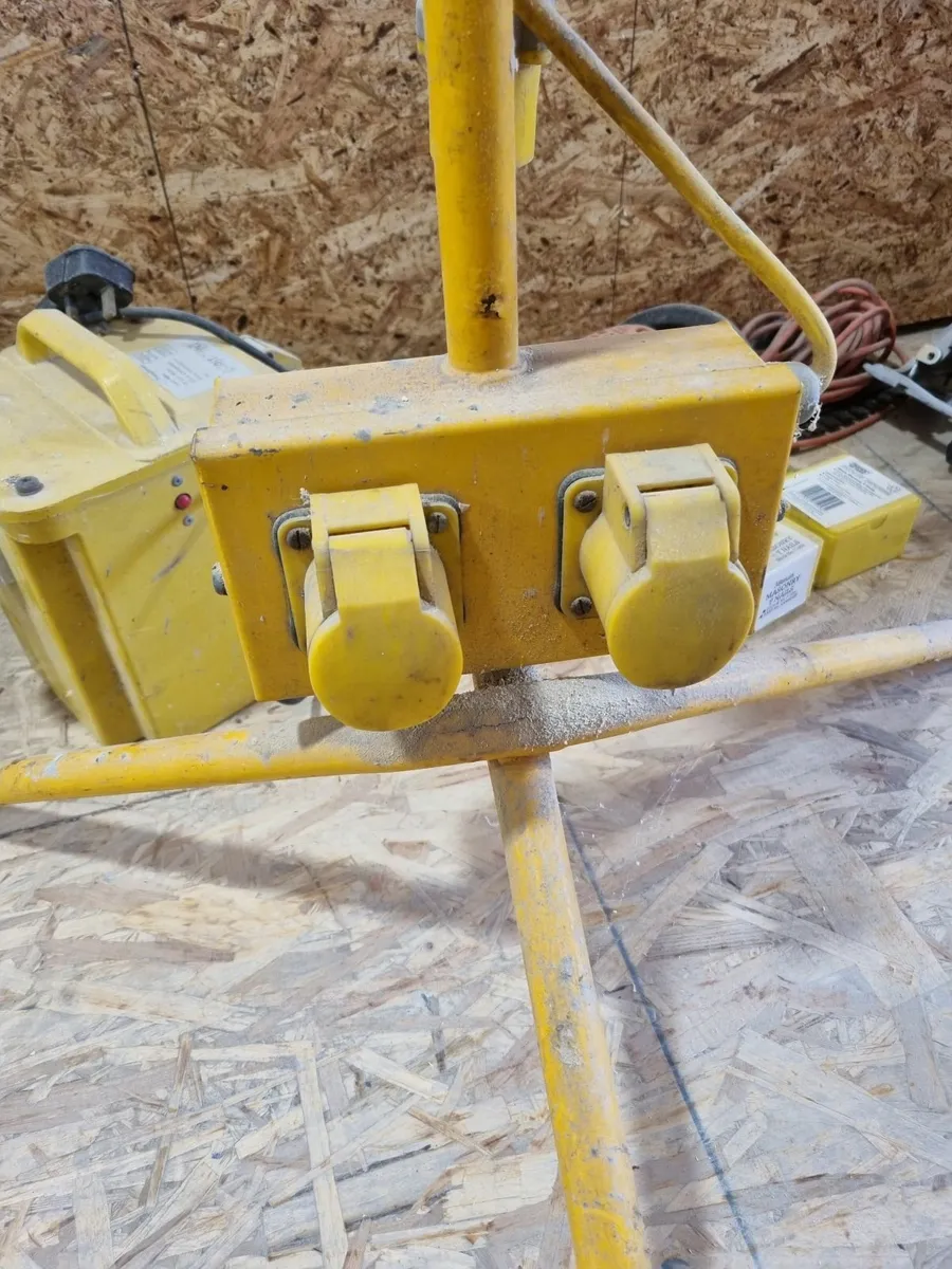 110 volt LED site light - Image 3
