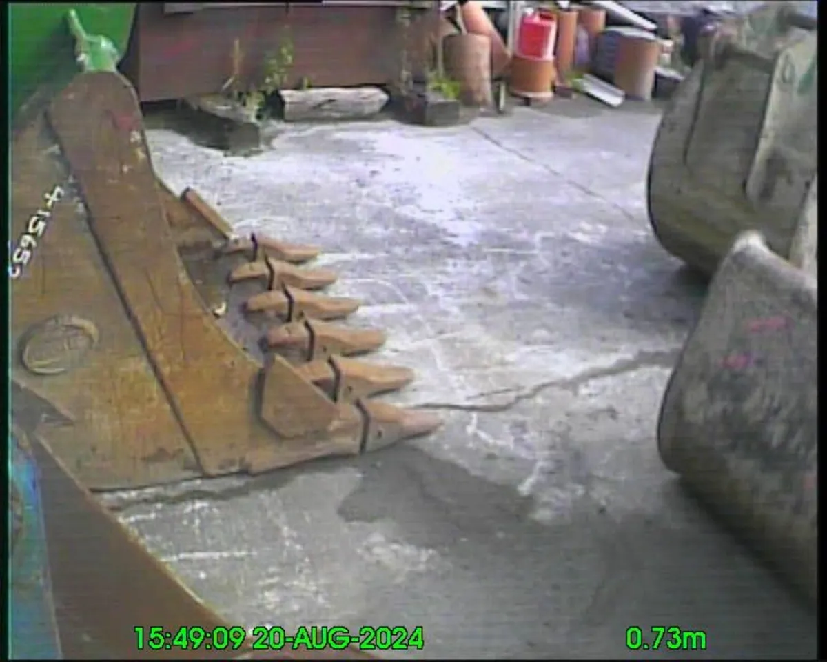 Buckets & Manual quick hitches 45mm pins - Image 3