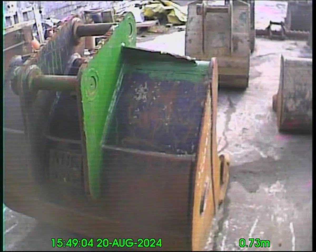 Buckets & Manual quick hitches 45mm pins - Image 4