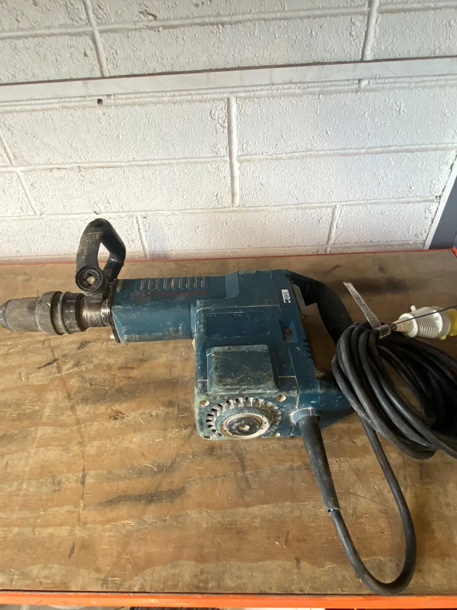 BOSCH GSH11E ELECTRIC BREAKER - Image 1