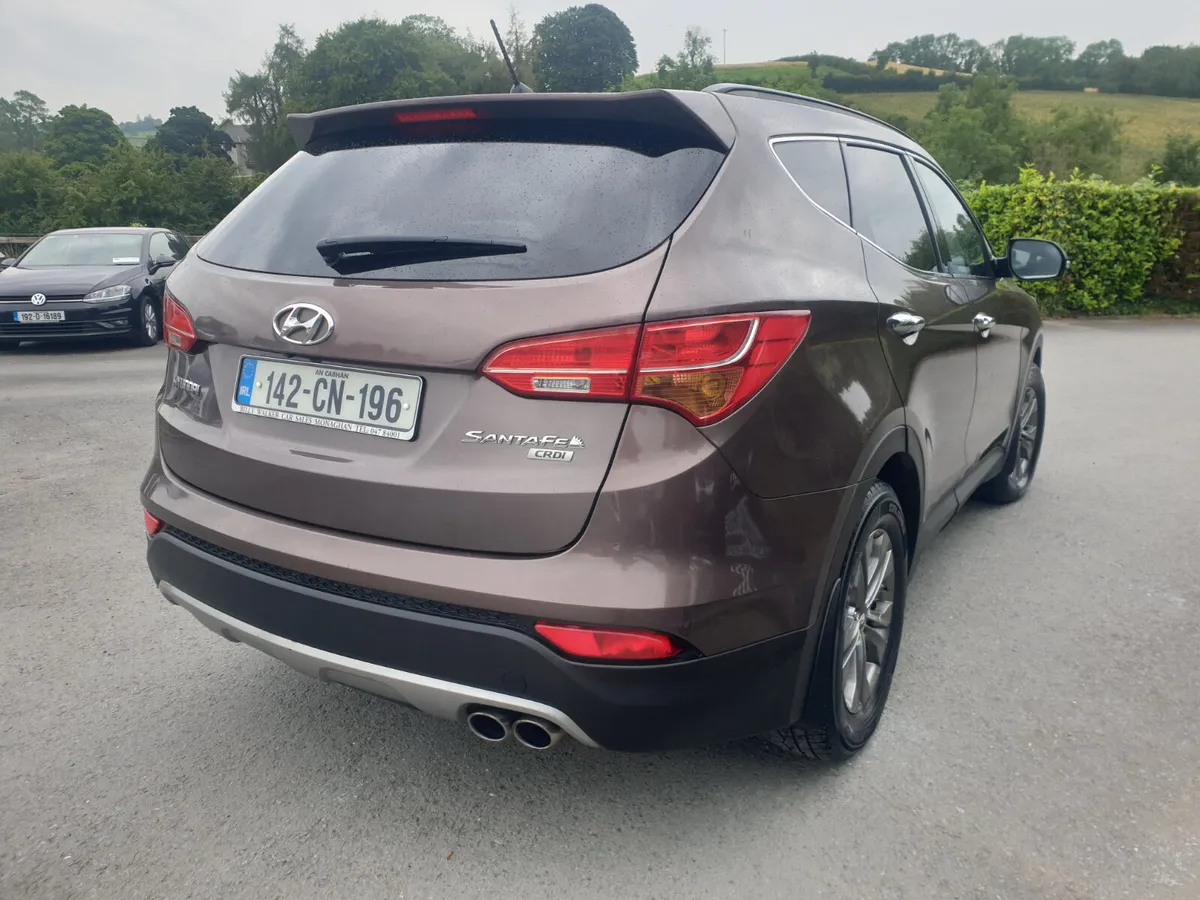 Hyundai Santa Fe 2017 - Image 2