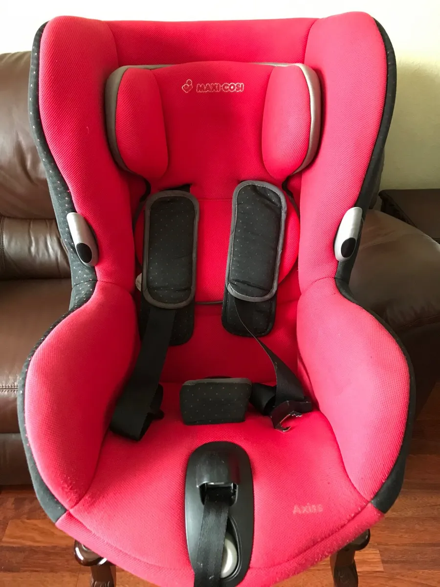 Maxi-cosy car seat - Image 1