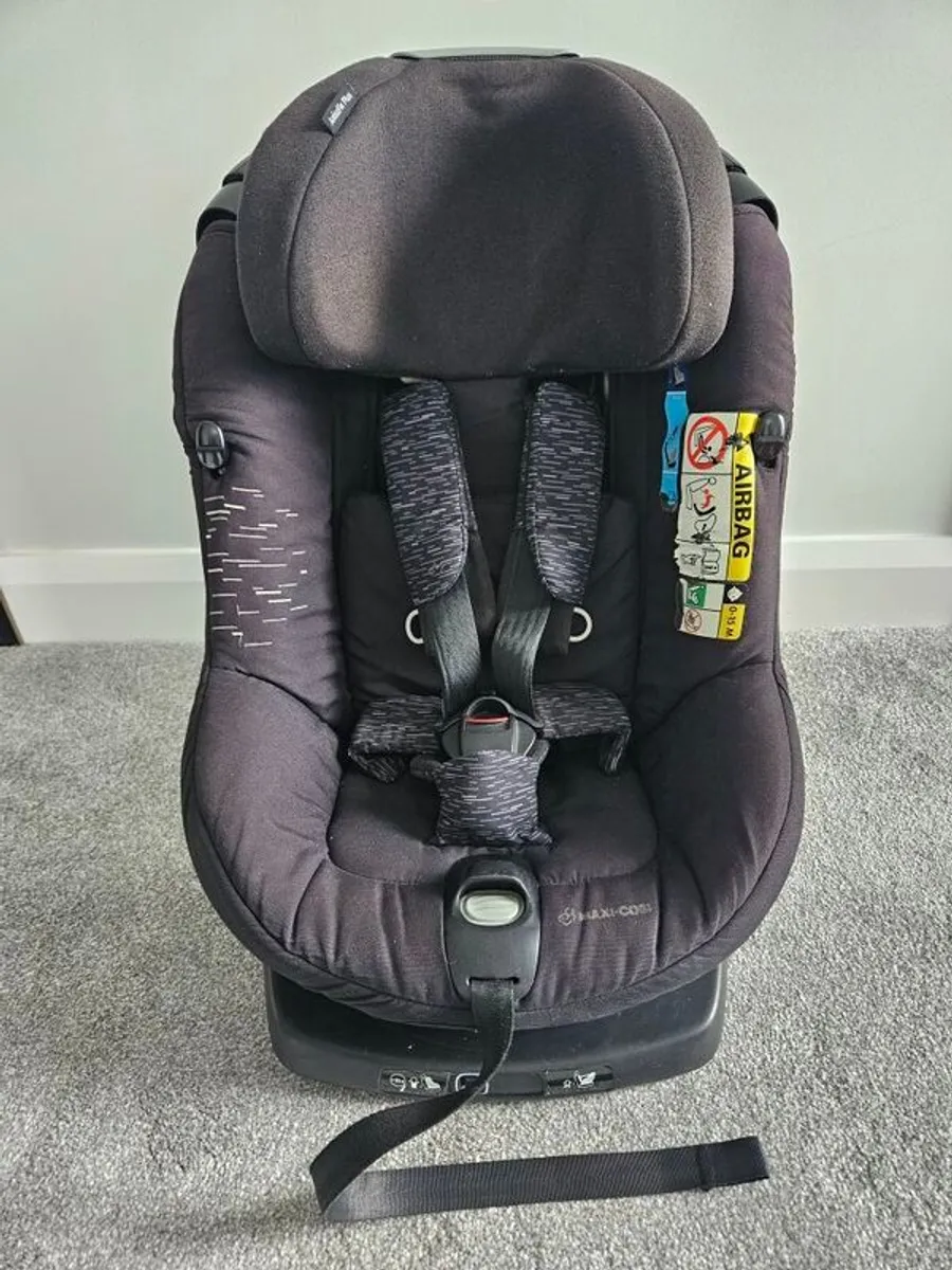 Maxi Cosi AxissFix Plus for sale in Co. Laois for 190 on DoneDeal