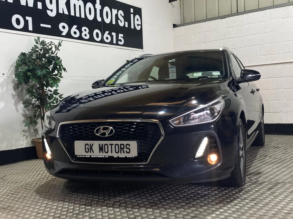 Hyundai i30 2018 TOURER DELUXE//SERVICE HISTORY - Image 3