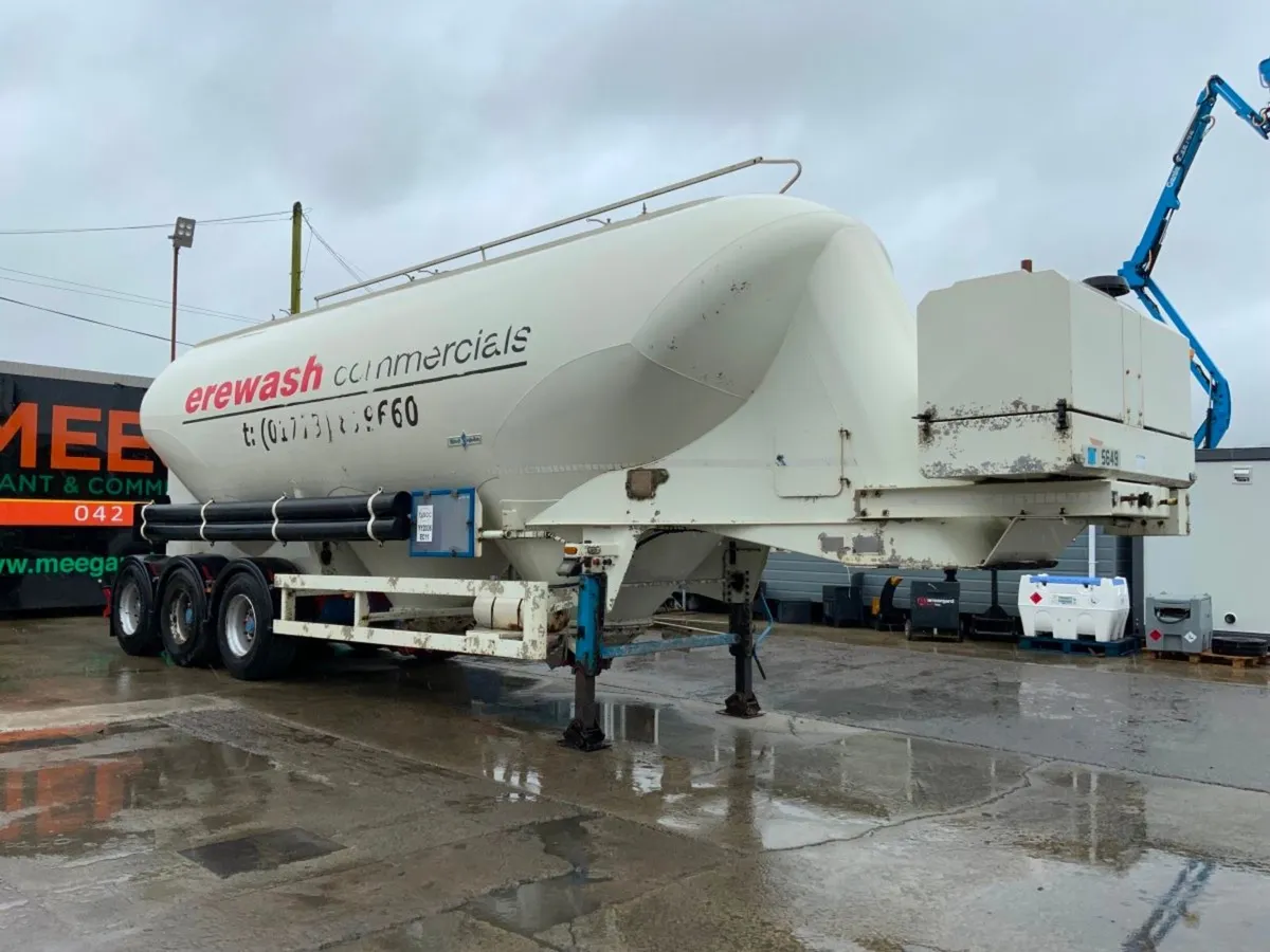 Trailer Trailer Spitzer Powder Cement Tanker...ya - Image 1