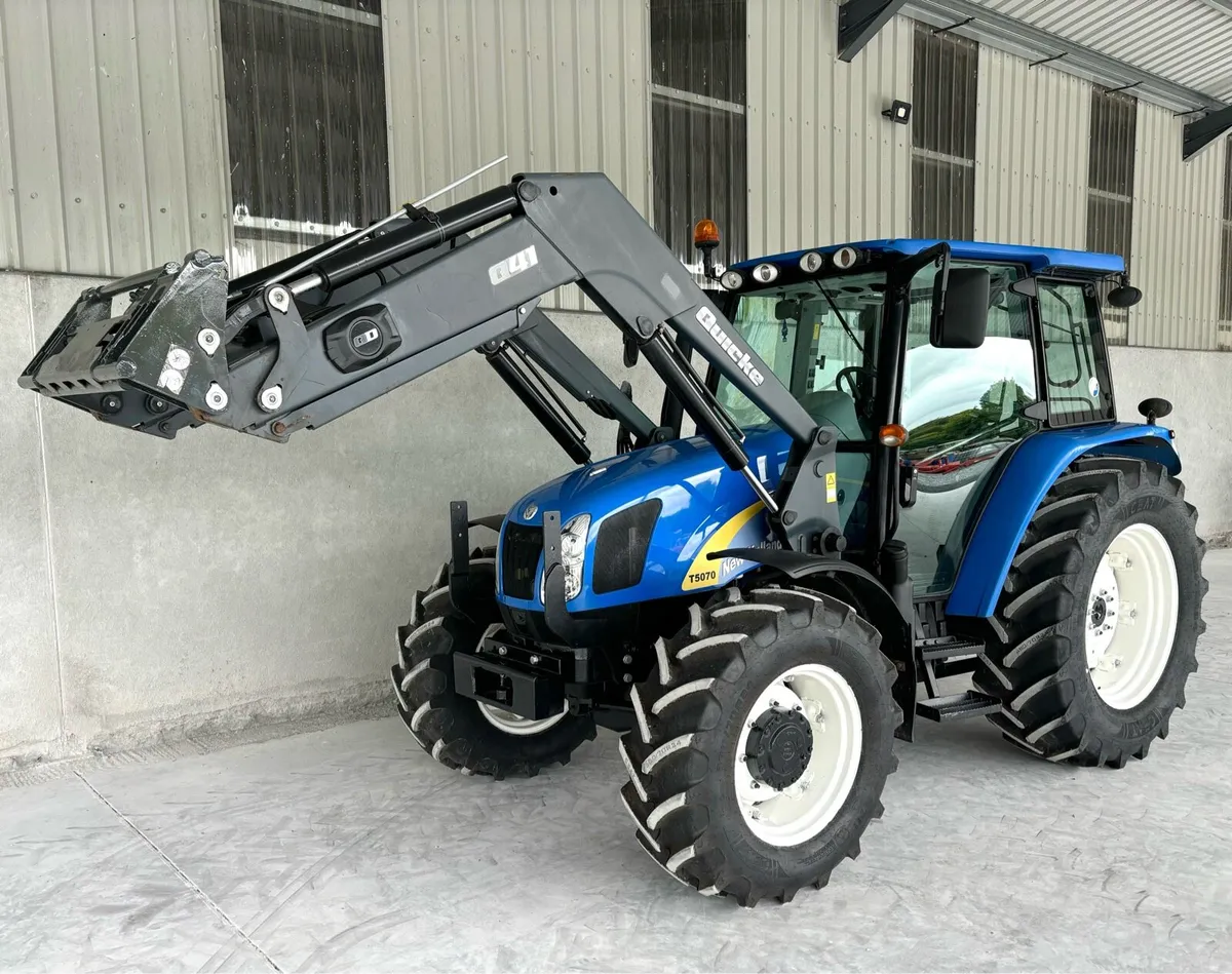 132 NEW HOLLAND T5070 c/w Loader - Image 2