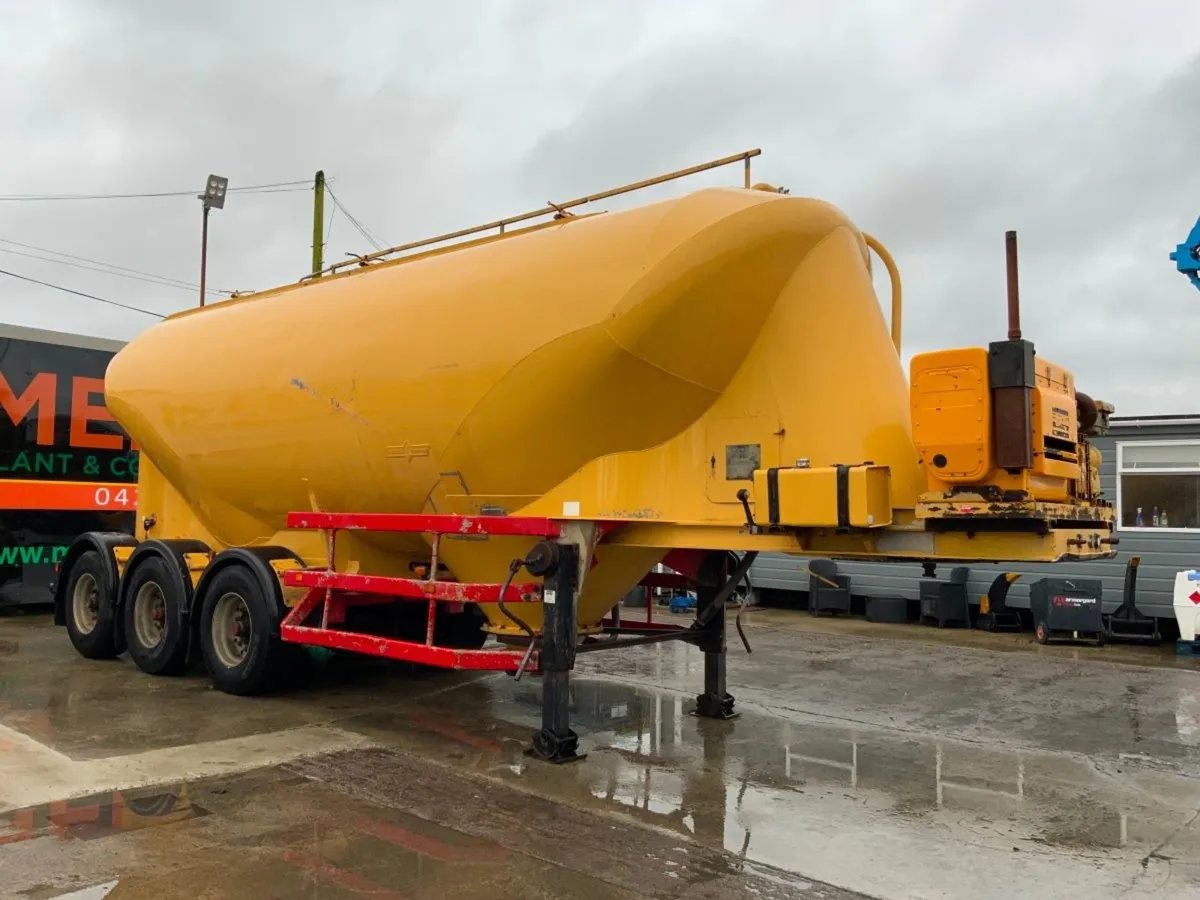 Trailer Trailer Spitzer Cement Silo Tanker....... - Image 1