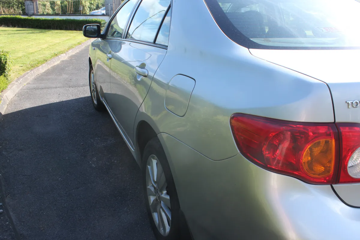 Toyota Corolla 1.4 Luna Saloon, 2010 - Image 4