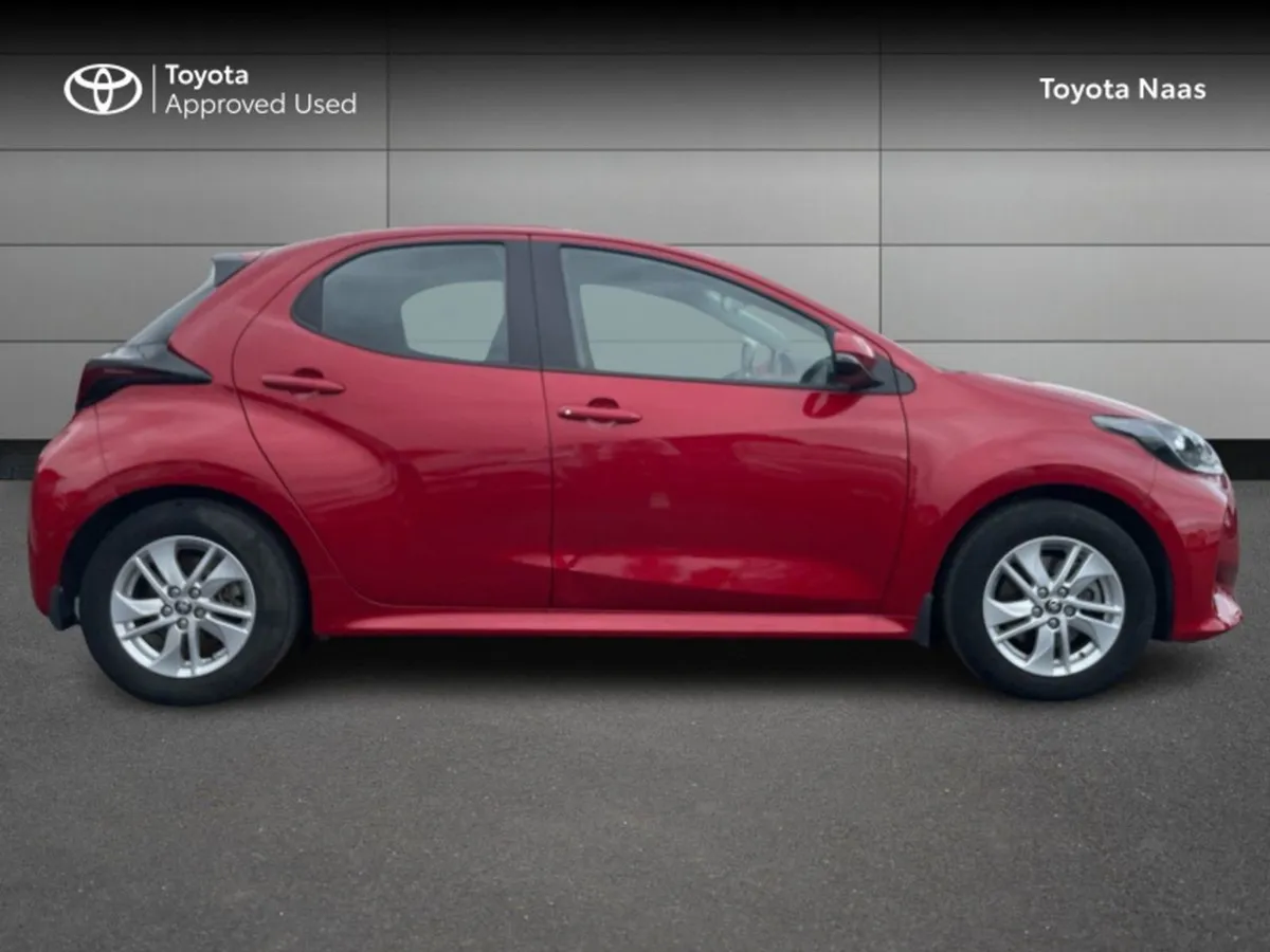 Toyota Yaris Yaris Hybrid Luna - Image 3
