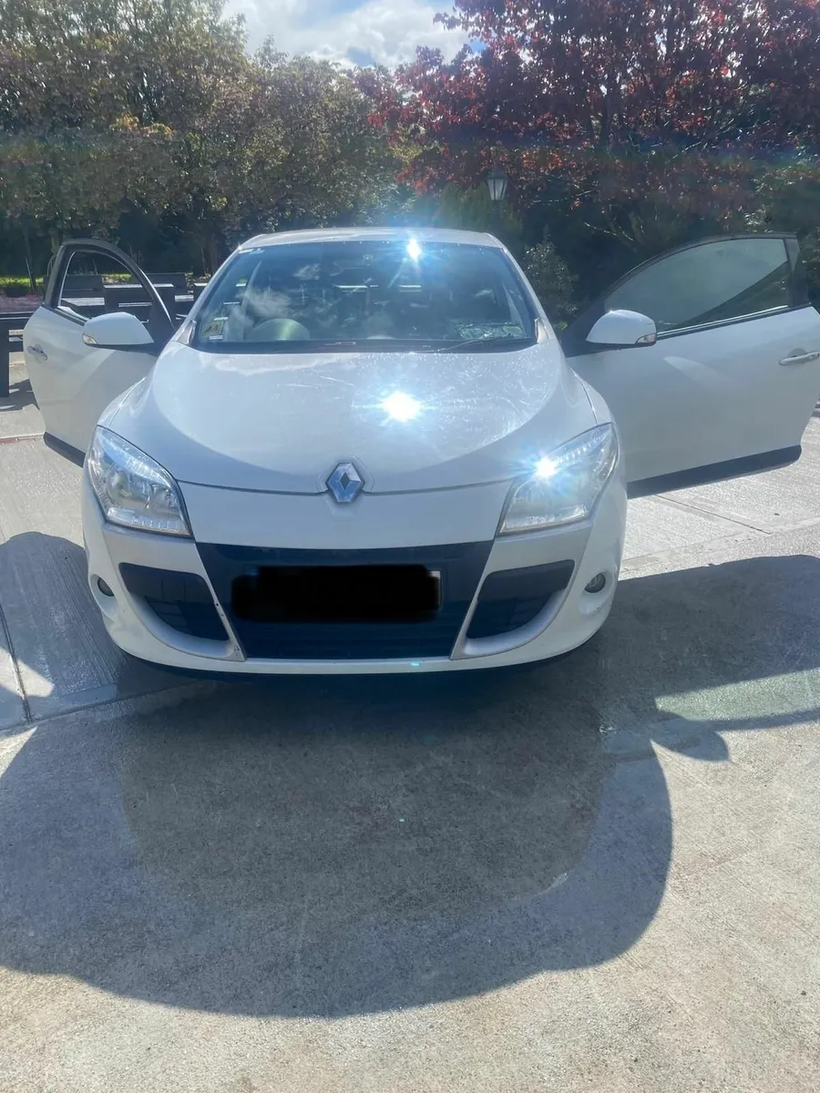 Renault Megane 2012 - Image 1