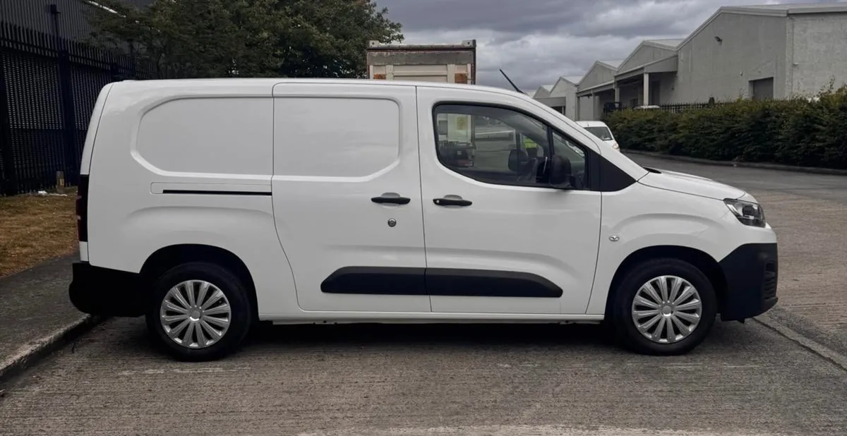 2020 Citroen Berlingo LWB 100Bhp - Image 3