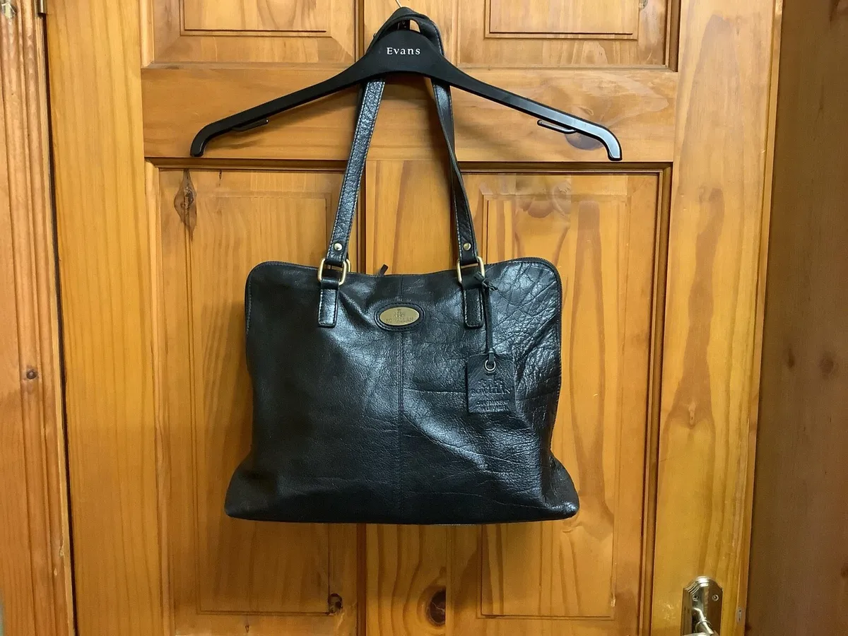 Large black Rowallan leather shoulder bag - Image 1