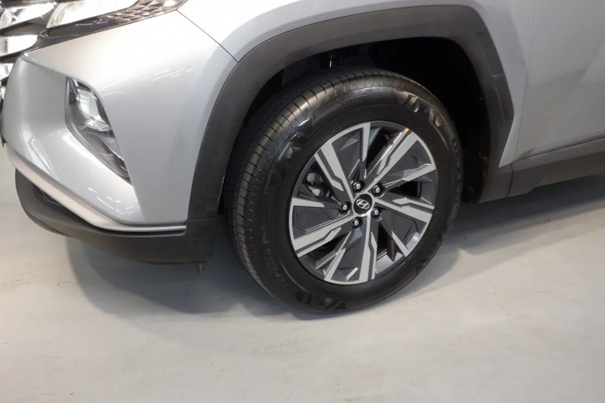 Hyundai Tucson Hybrid Executive 1.6l Petrol Autom - Image 3