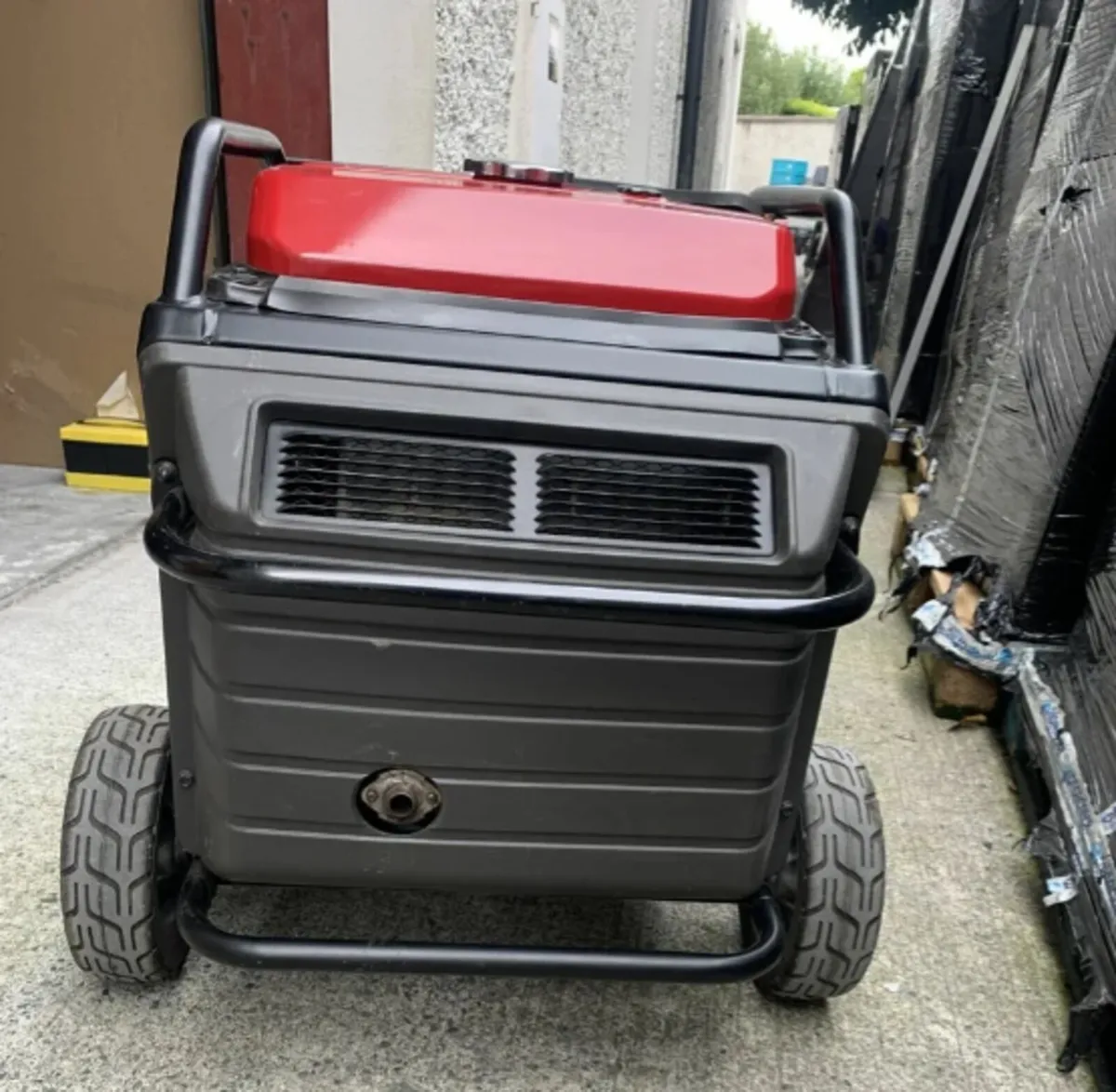 Used Honda EU70IS Generator - Image 2