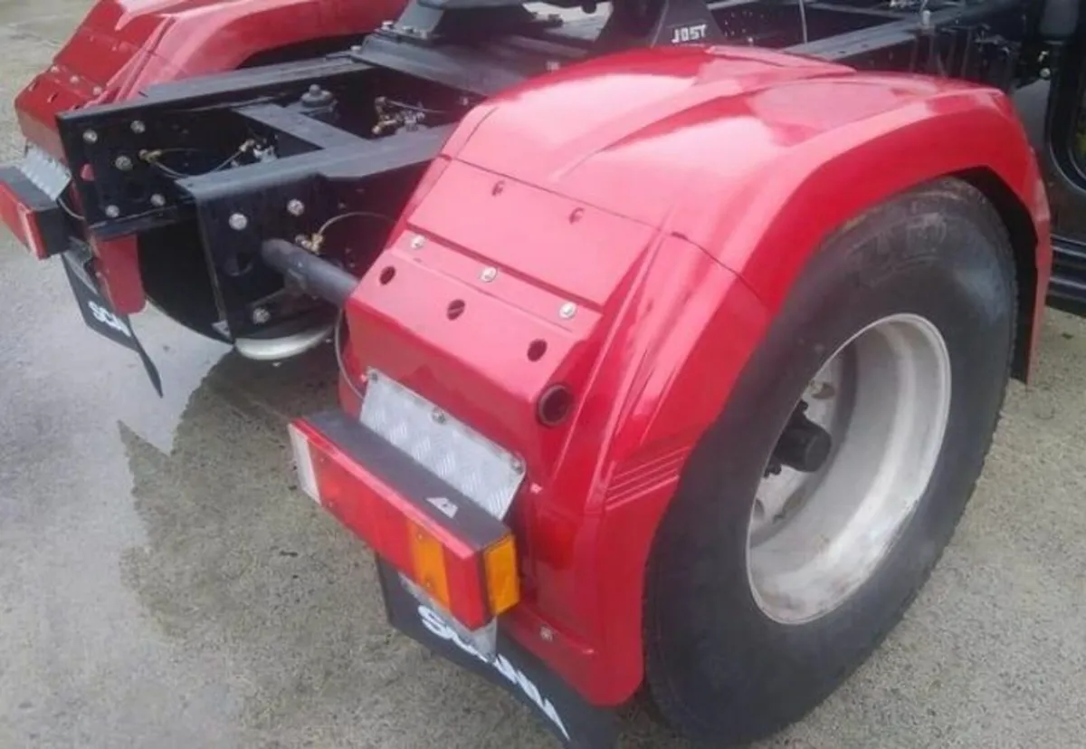 Scania 3 series NEW mudguards,battery cover... - Image 4