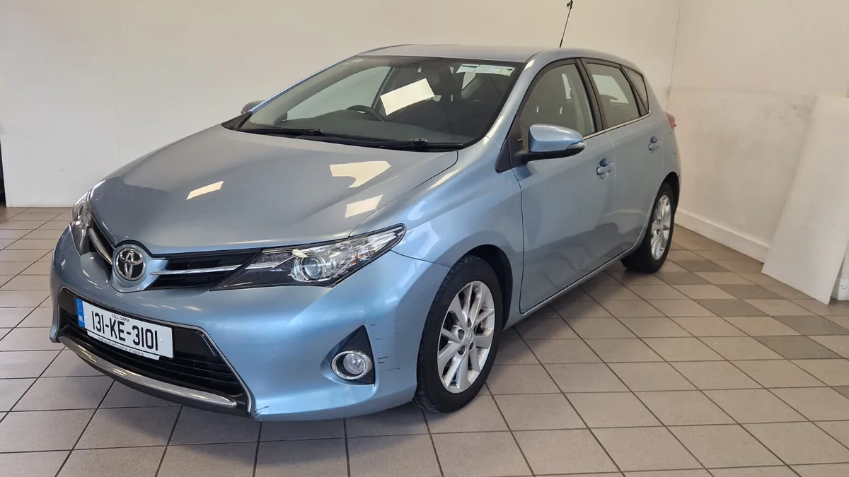 Toyota Auris 2013 - BEAUTIFUL CAR TO DRIVE - Image 3