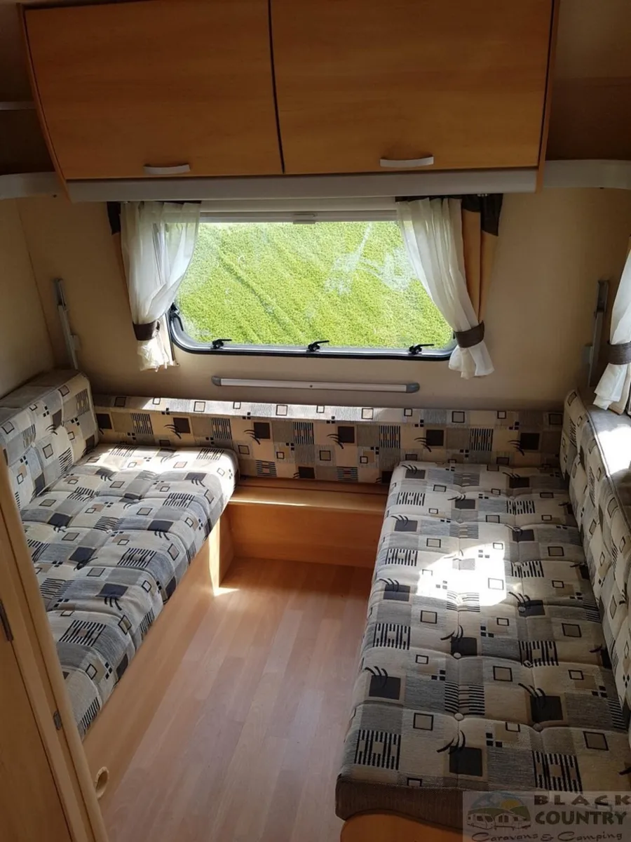 2010 STERLING EUROPA 530 5/6 BERTH CLEAN CARAVAN - Image 3