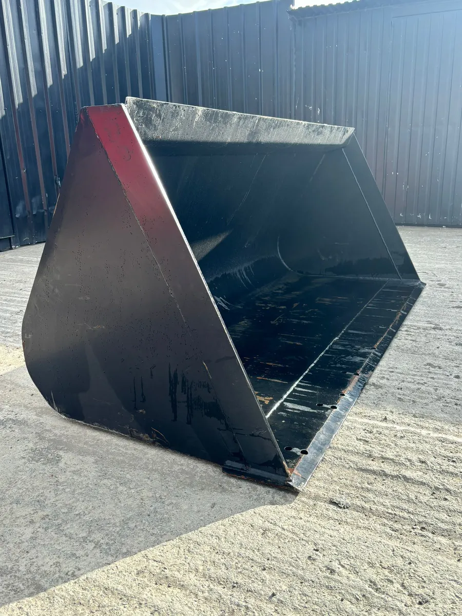Excavator Bucket - Image 1