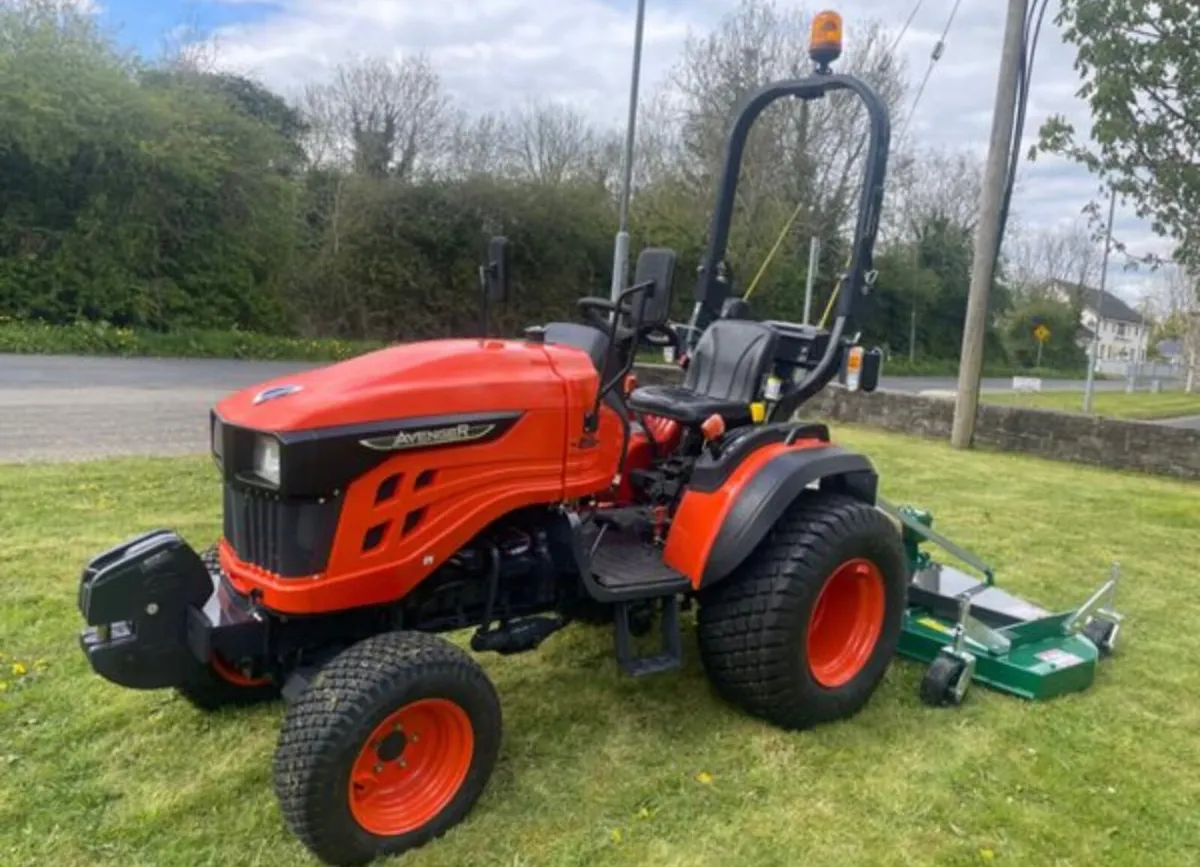 Avenger Compact Tractors - Image 4