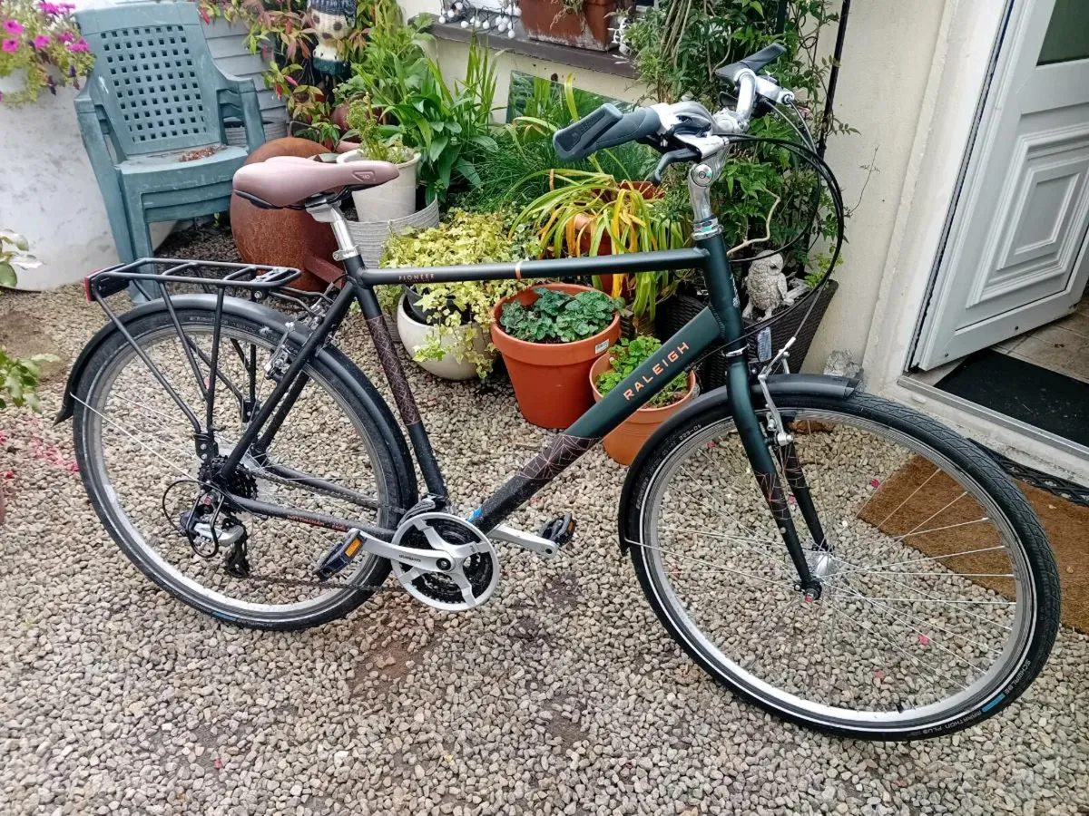 Raleigh touring bike hotsell