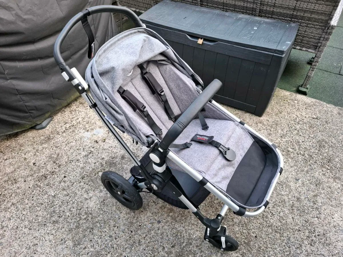 Bugaboo cameleon 3 and footmuffs - Image 3