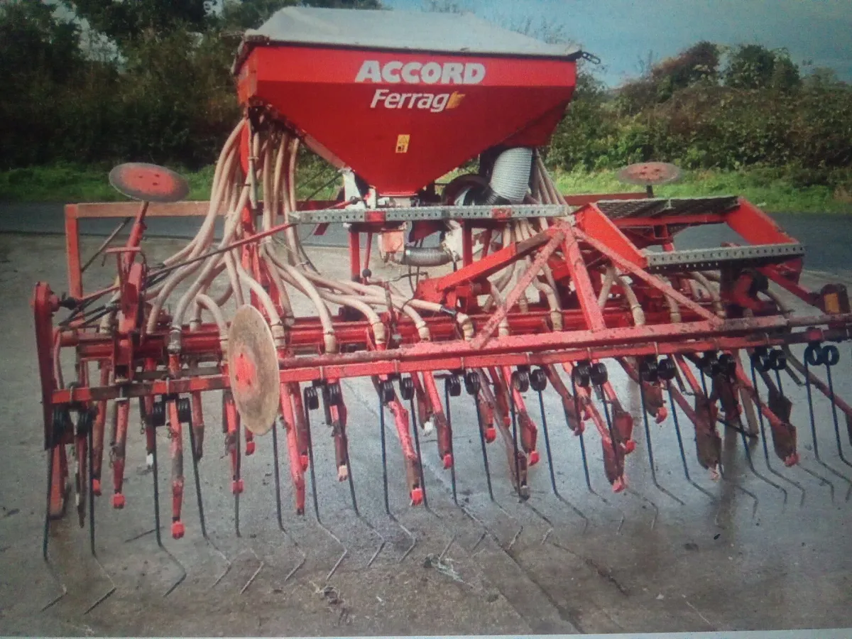 Accord 32 row  seed drill - Image 4