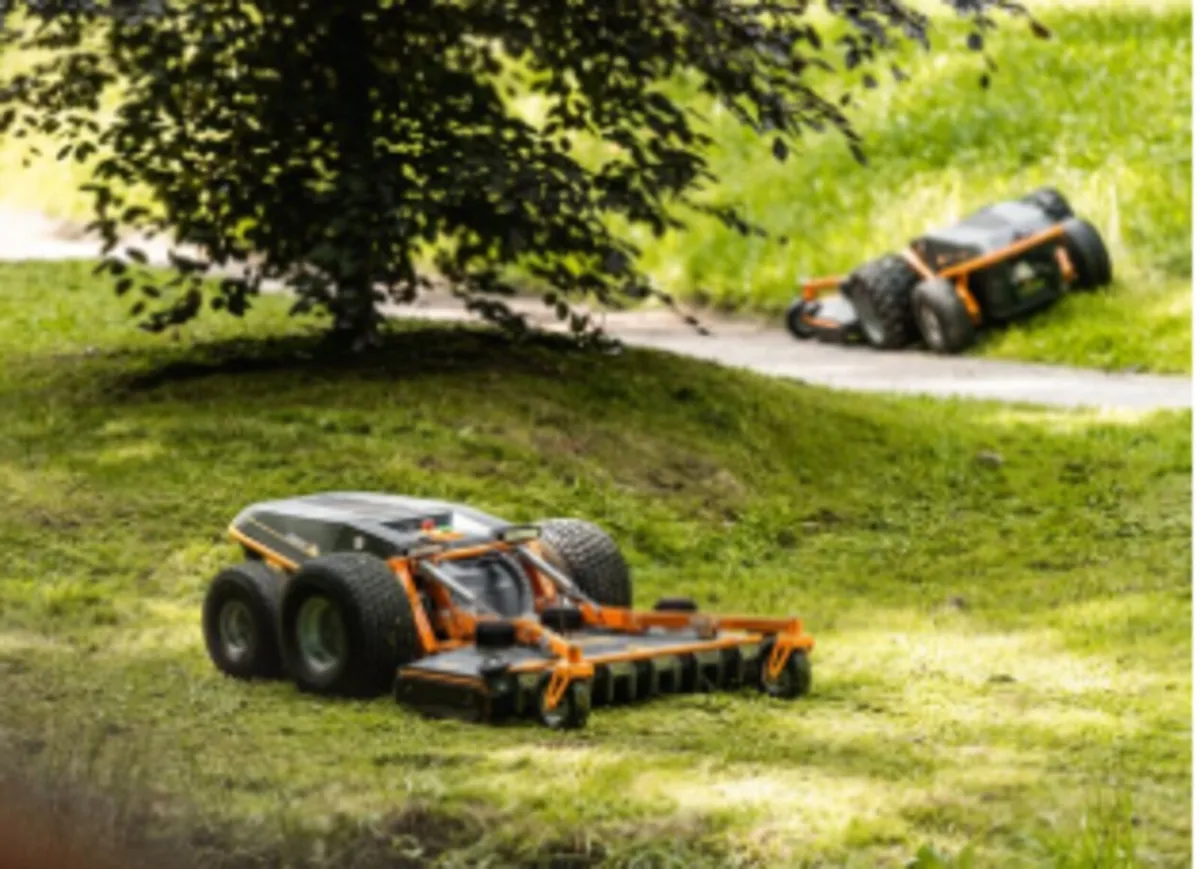 Raymo Torpedo Electric Remote Controlled Mower - Image 1