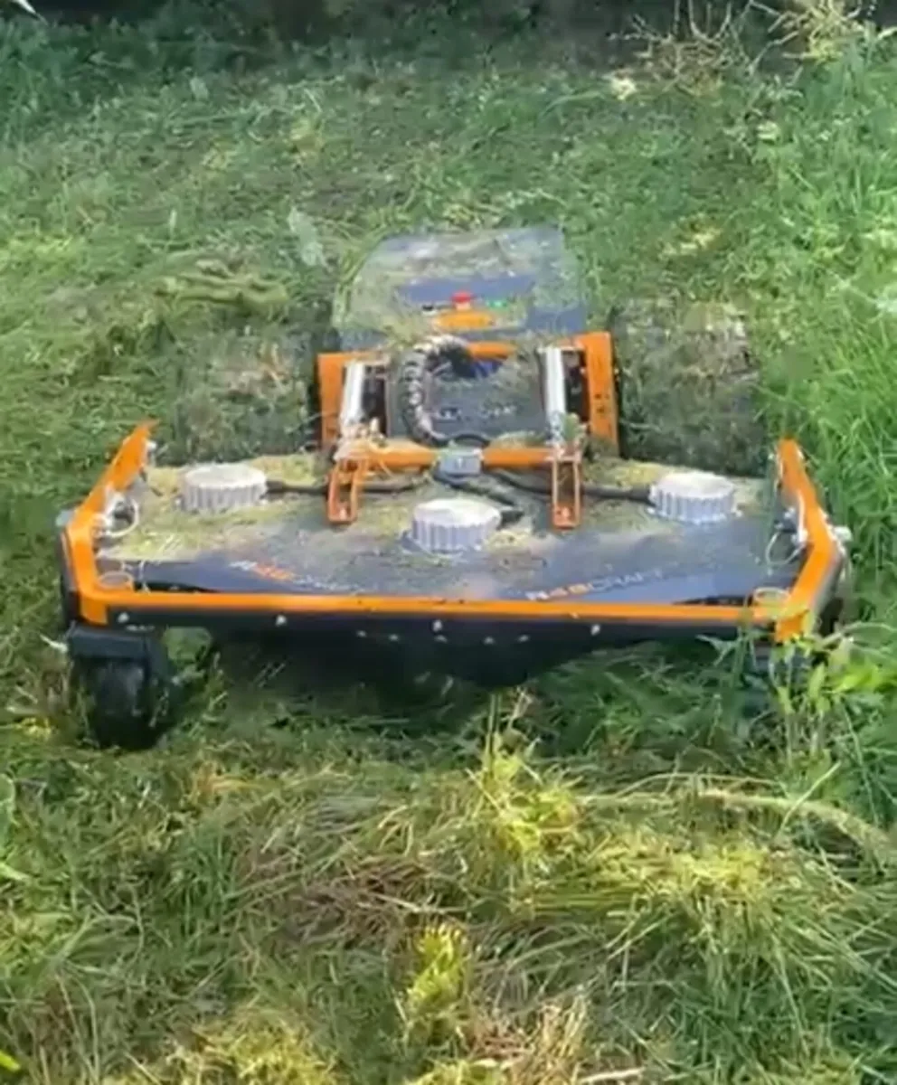 Raymo Torpedo Electric Remote Controlled Mower - Image 4