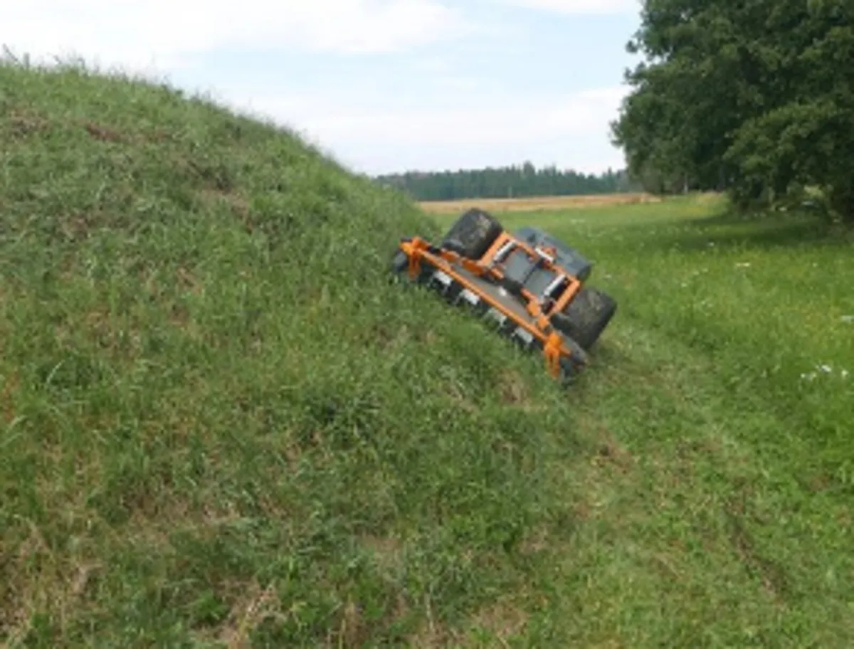 Raymo Torpedo Electric Remote Controlled Mower - Image 4