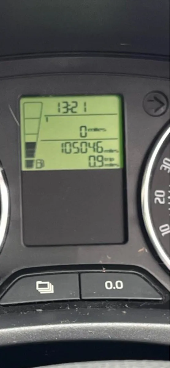 2015 SKODARoomster SE TDI 1.6 diesel-Full year Mot - Image 4