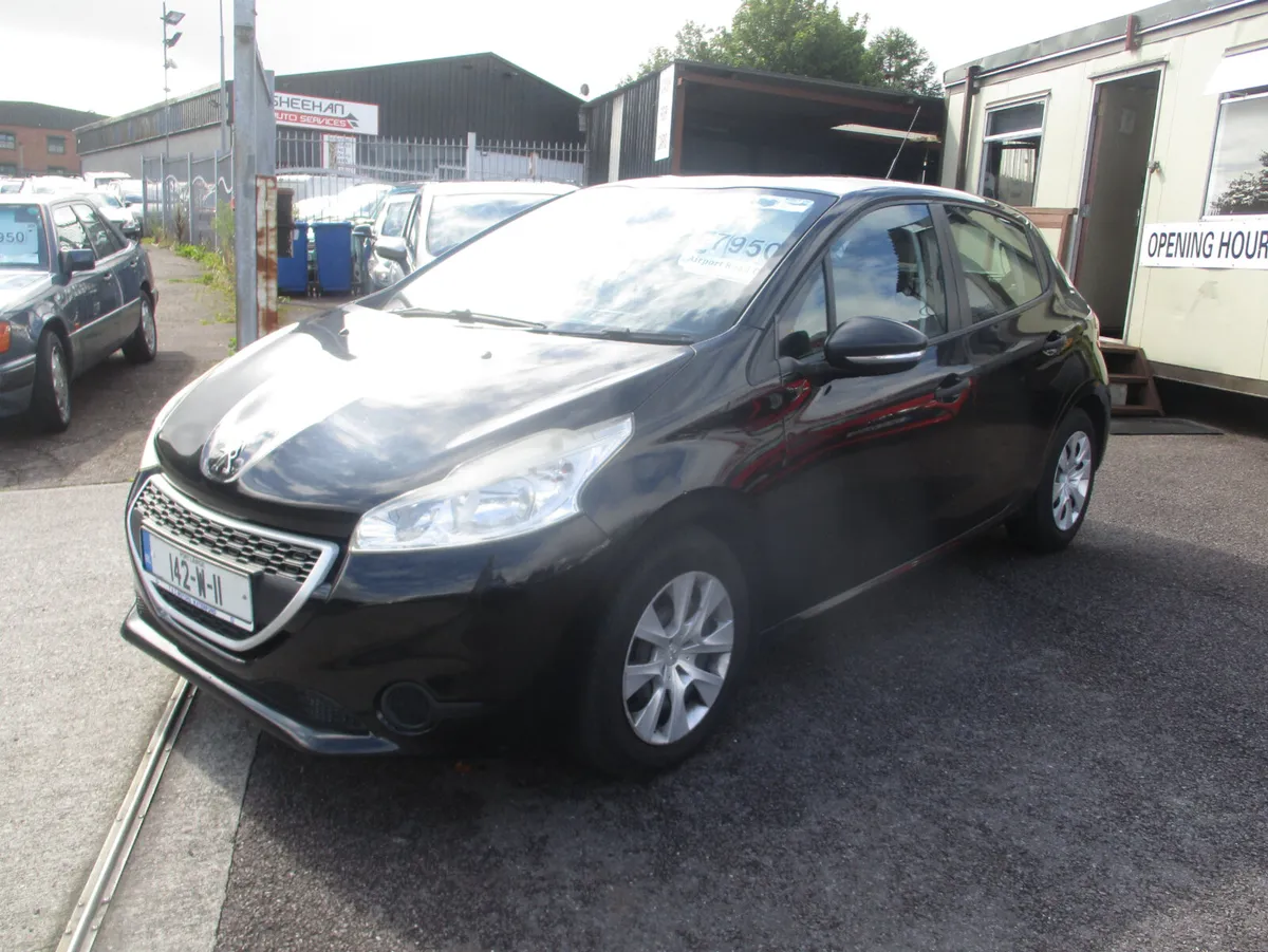 Peugeot 208 2014 LOW MILAGE CAR. - Image 3