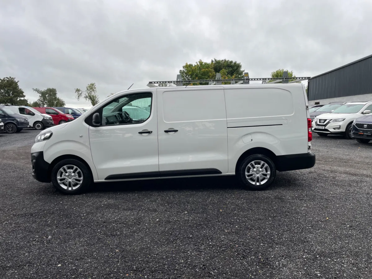 Vauxhall Vivaro - Image 2