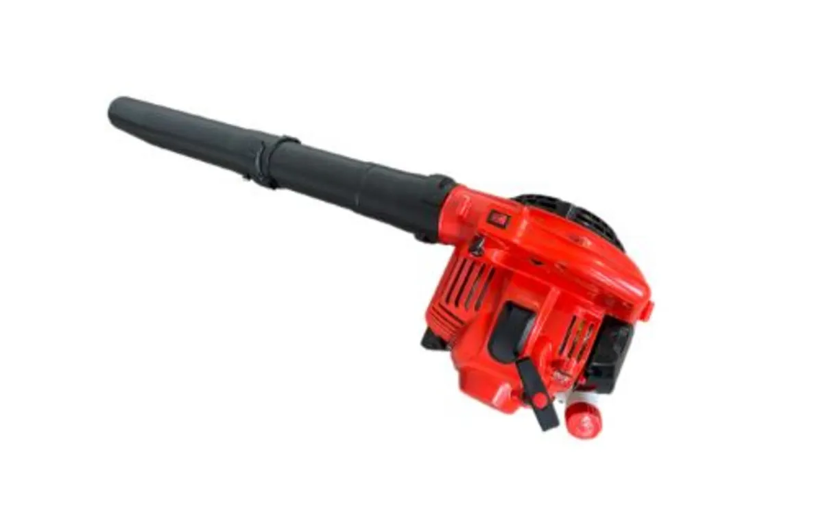 Piranha 4 stroke Leaf Blower VAC - Image 3