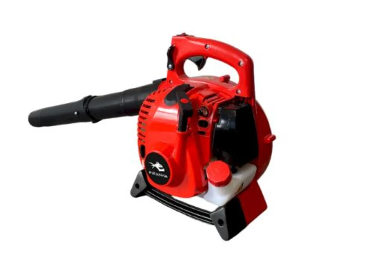 Piranha 4 stroke Leaf Blower VAC - Image 4