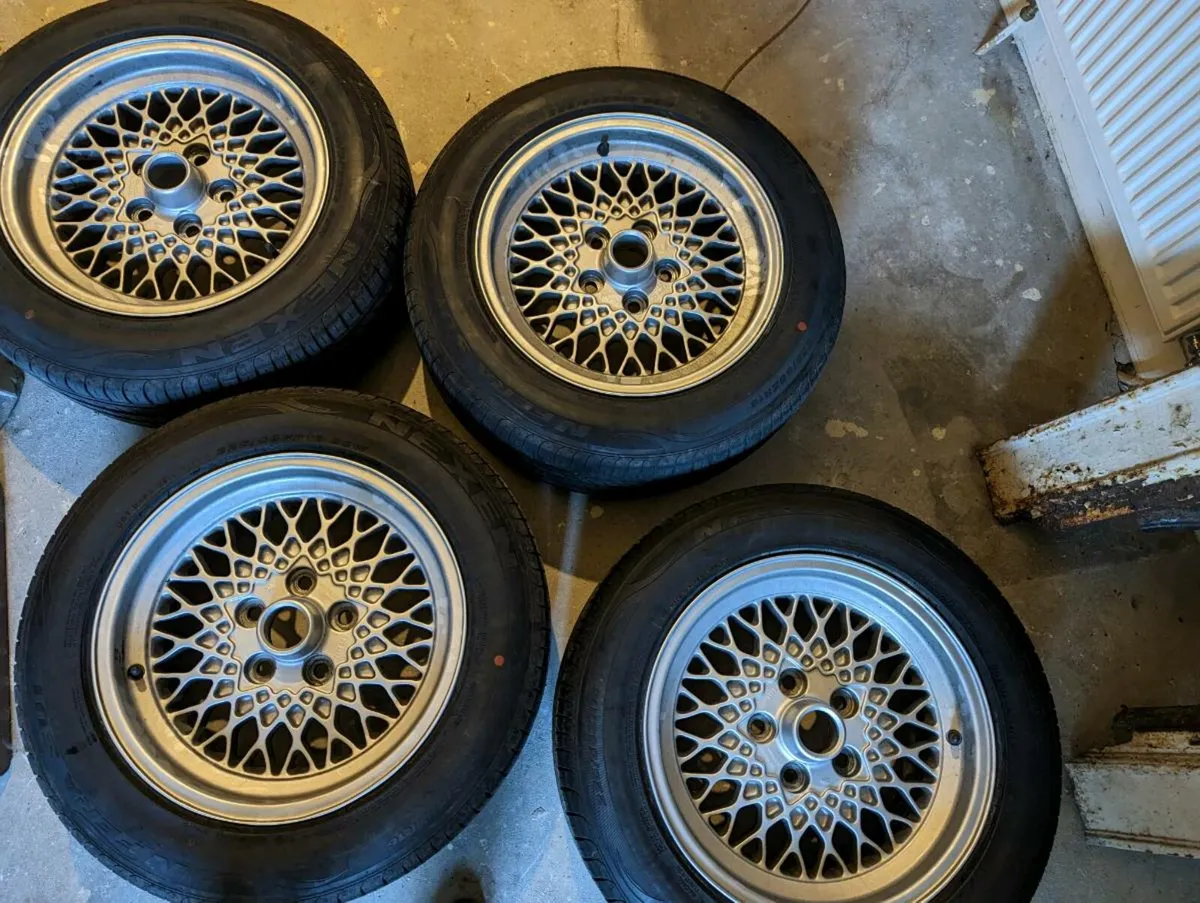 4 x Jaguar XJ6/ XJ40 refurbed lattice alloys - Image 1