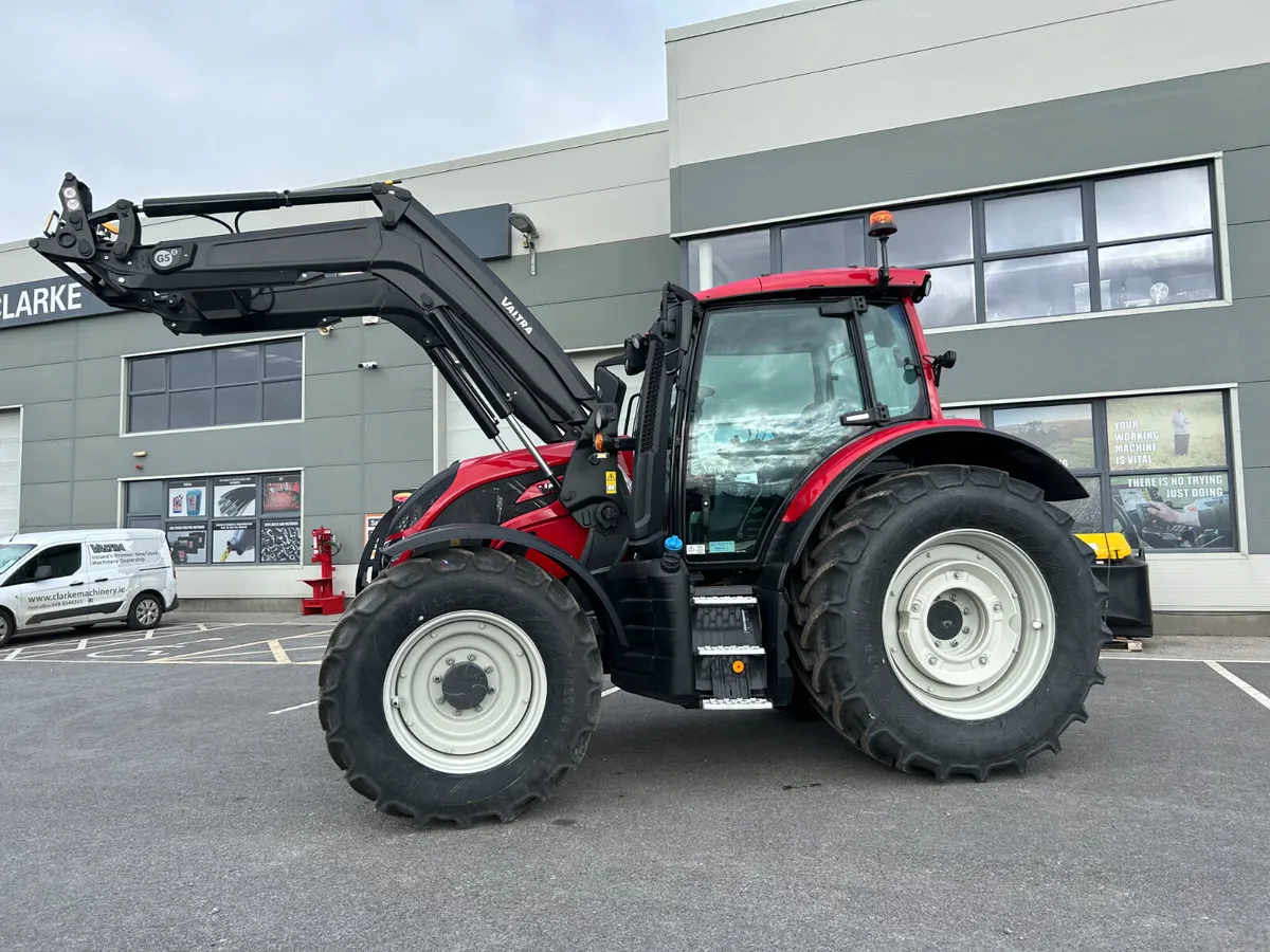 Valtra N135A G5s Loader - Image 2