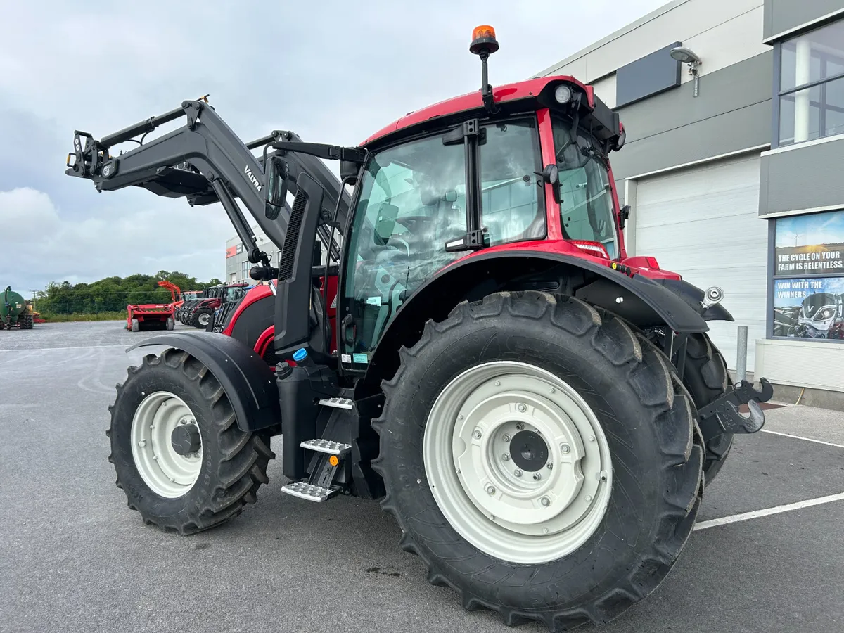 Valtra N135A G5s Loader - Image 3