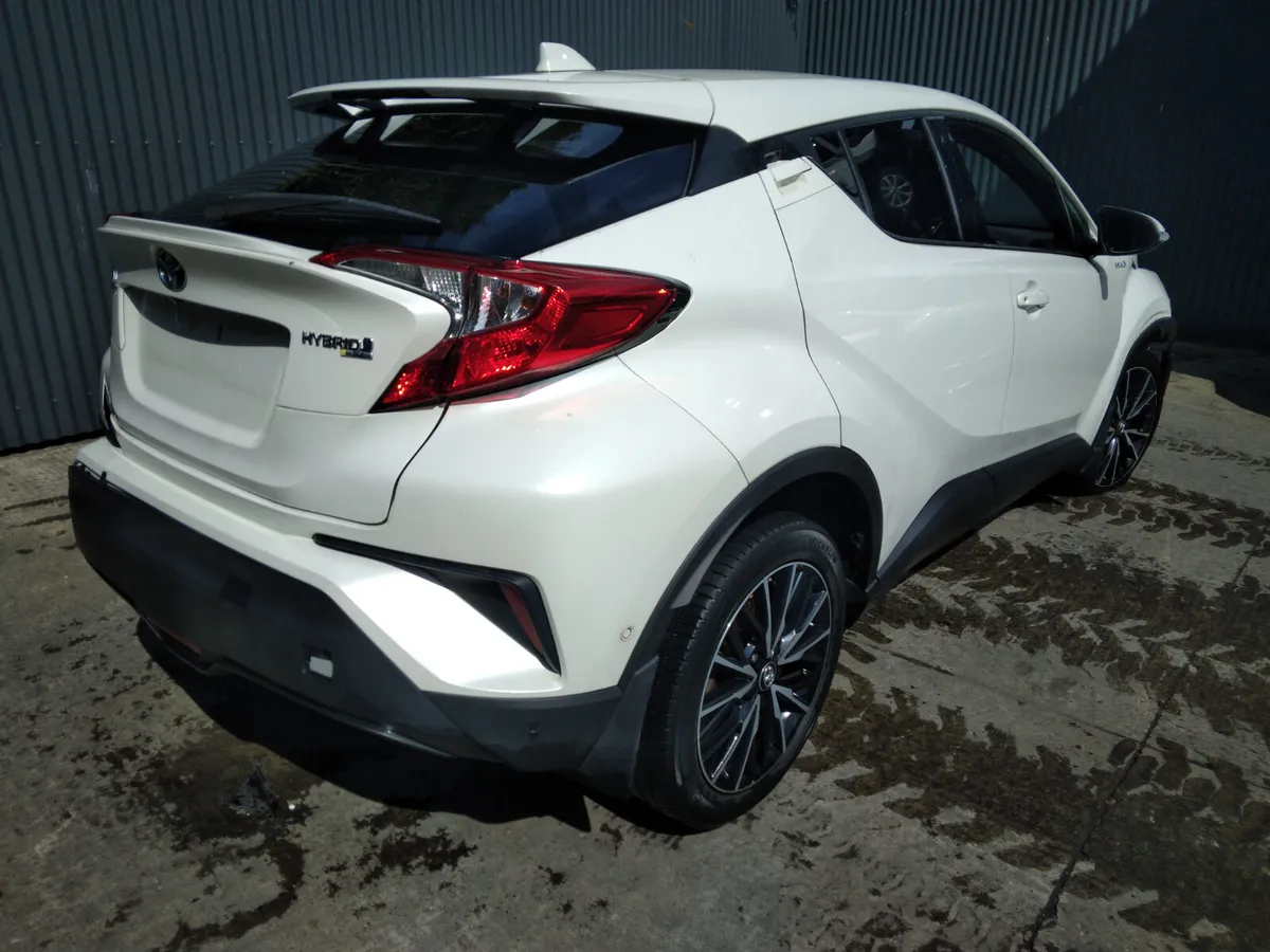 2017 Toyota C-HR For Breaking/Dismantling - Image 3