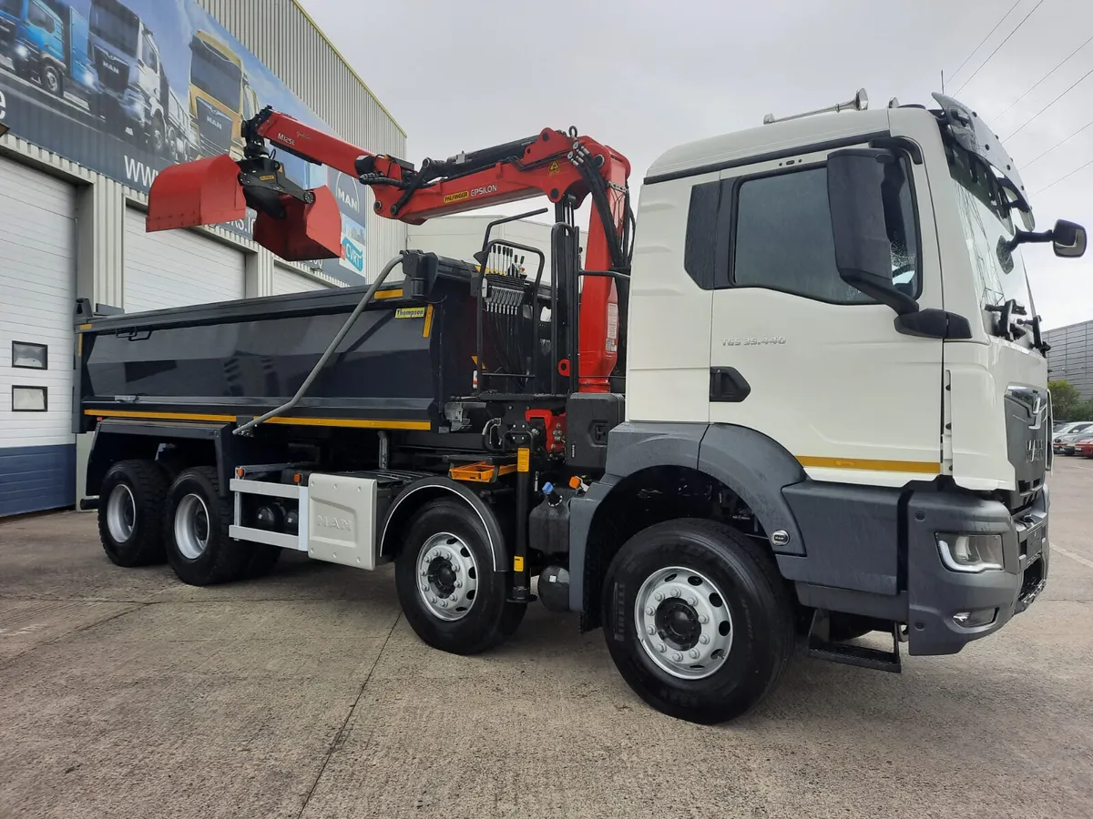 MAN TGS 8x4 Tipper Grab - Image 1