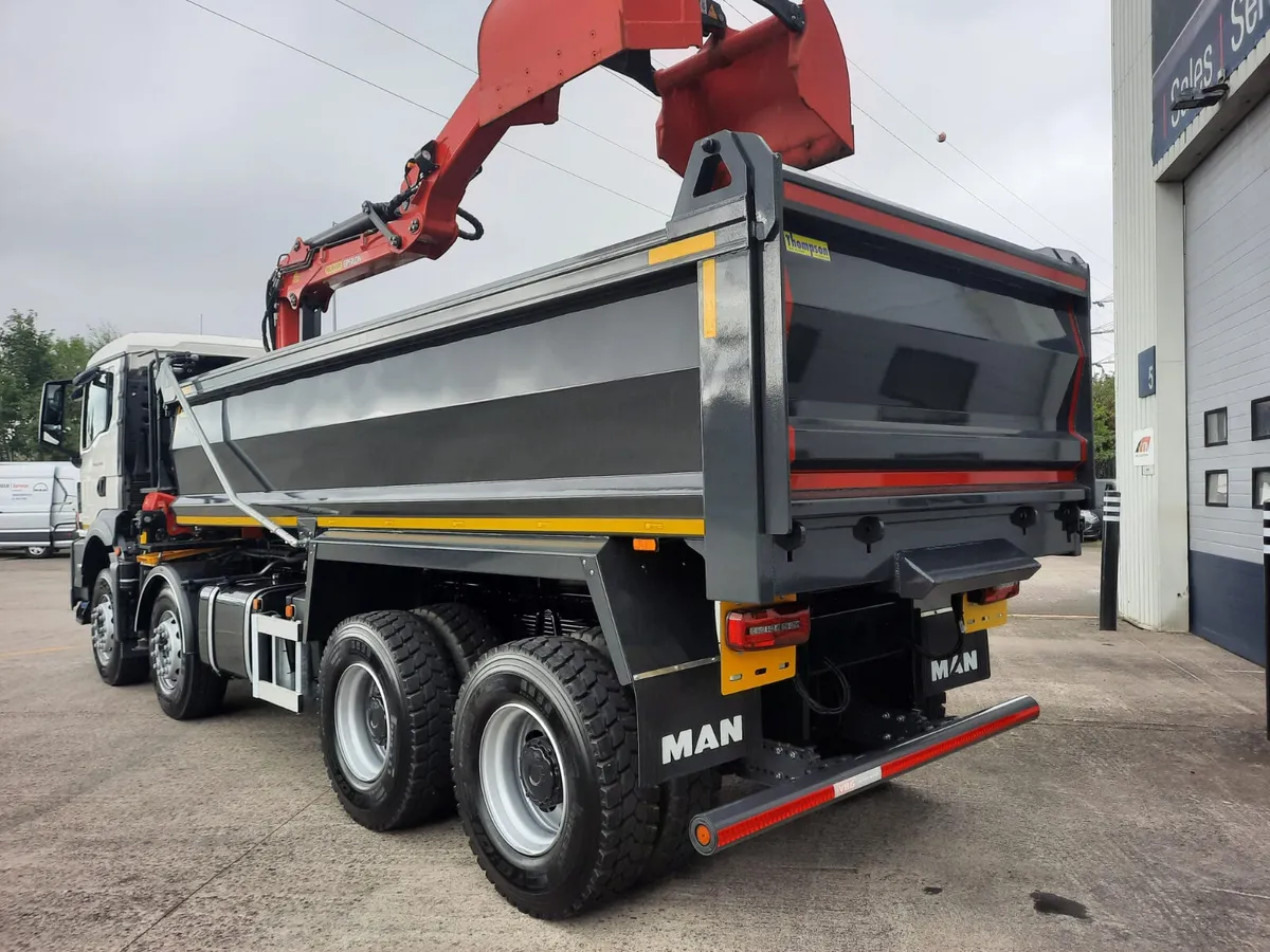 MAN TGS 8x4 Tipper Grab - Image 4